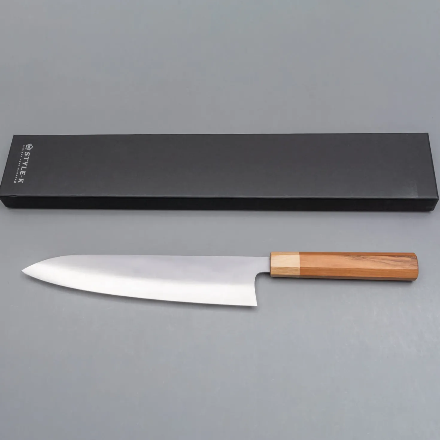Makoto Kurosaki Sakura Gyuto 24 cm