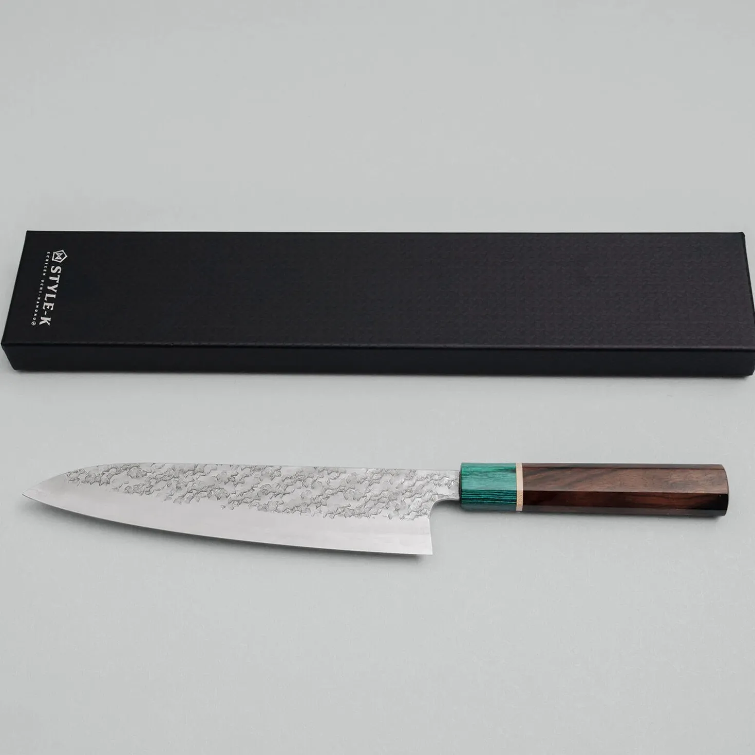 Makoto Kurosaki Samidorizuki Strix Gyuto 21 cm