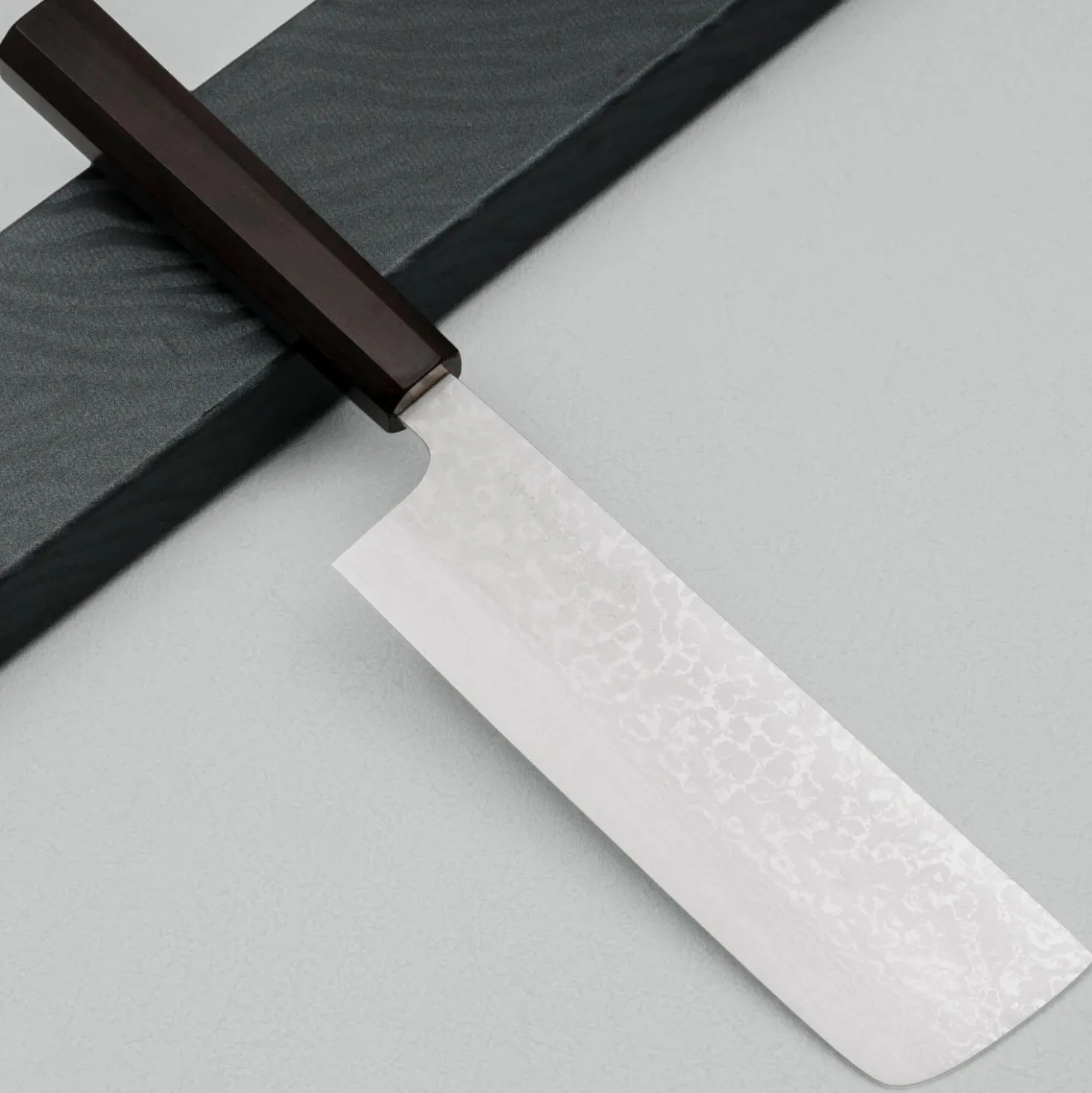 Makoto Kurosaki VG7 Damast Ebony Nakiri 17 cm