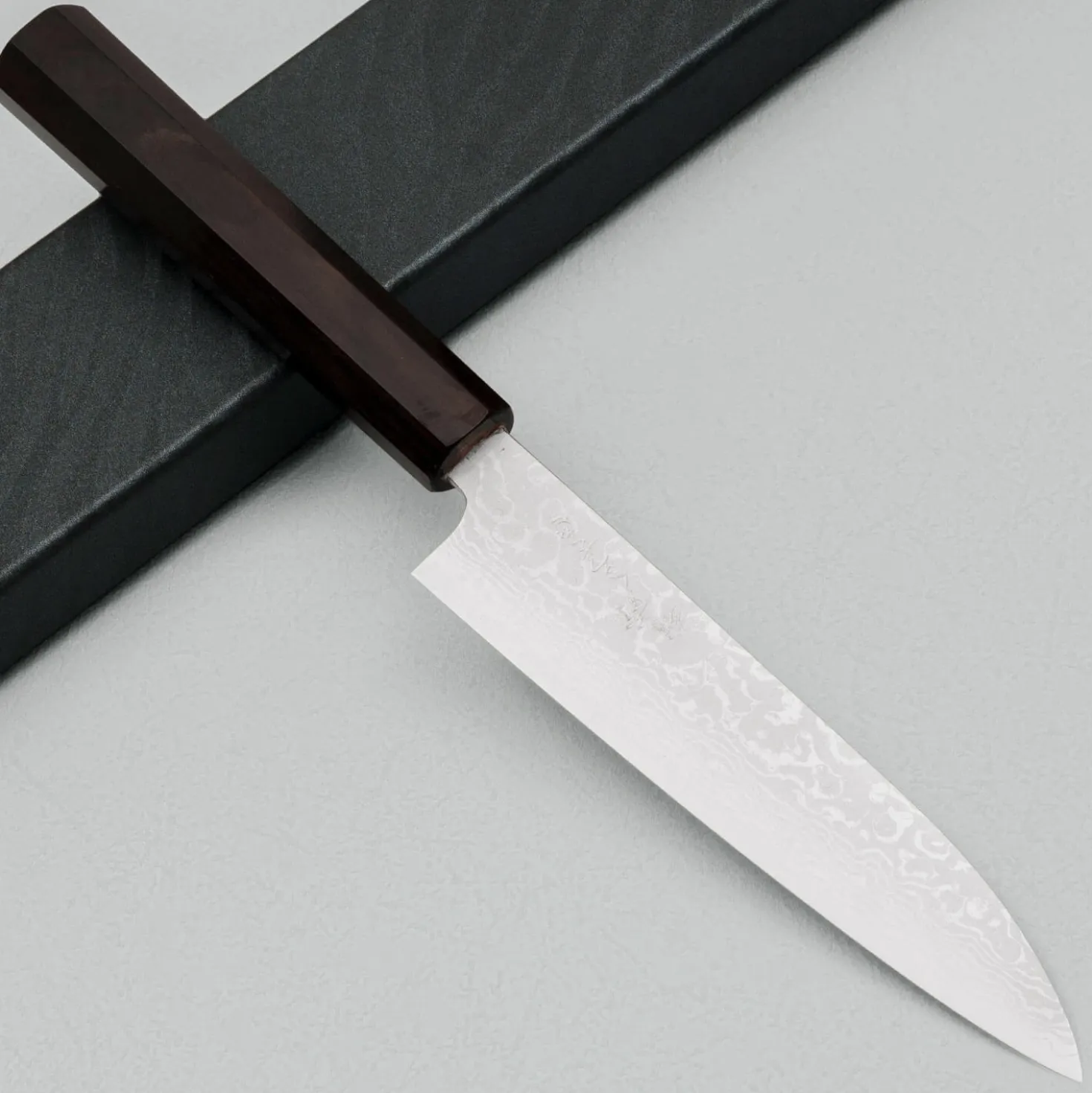 Makoto Kurosaki VG7 Damast Ebony Petty 13.5 cm