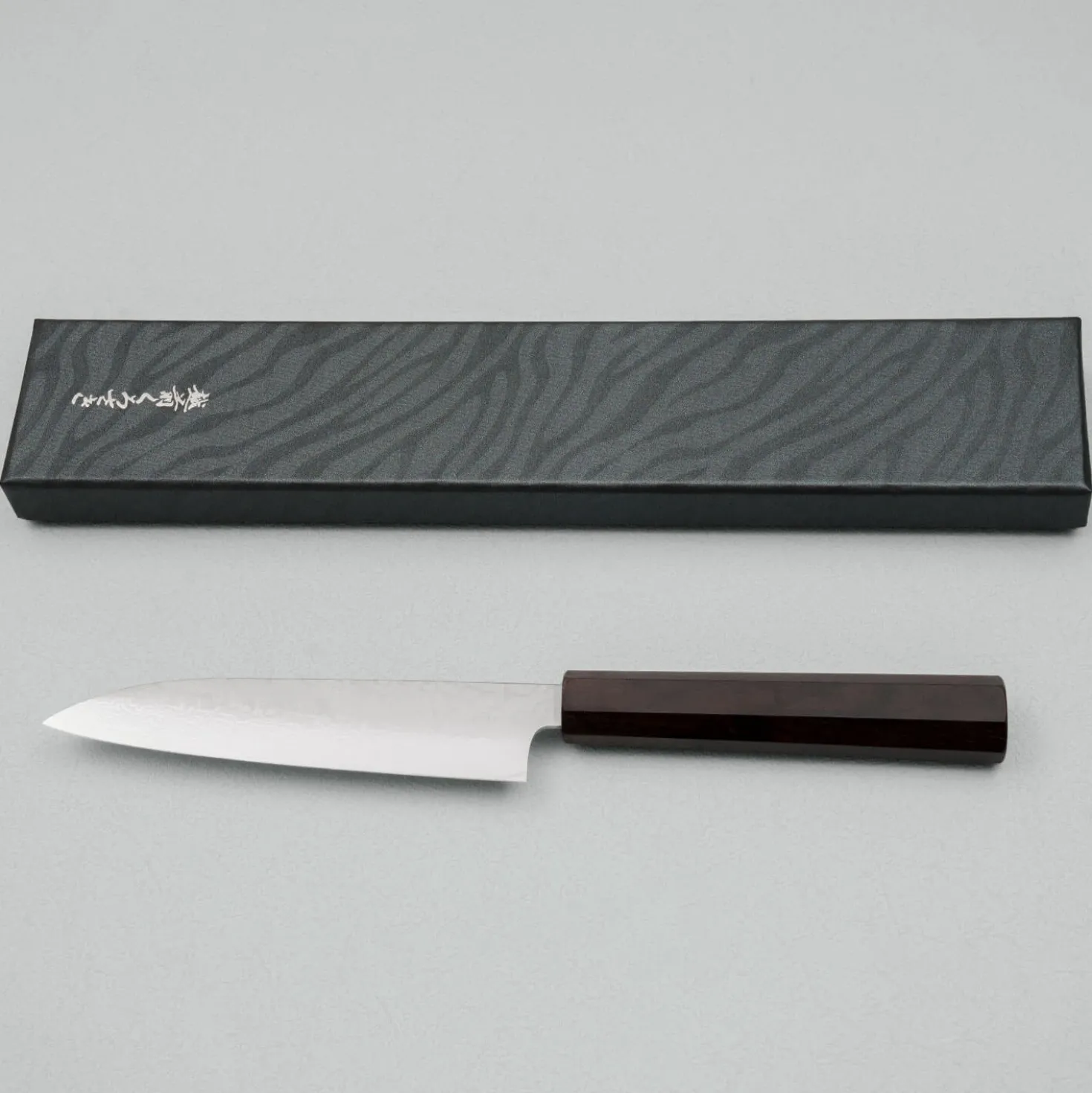 Makoto Kurosaki VG7 Damast Ebony Petty 13.5 cm