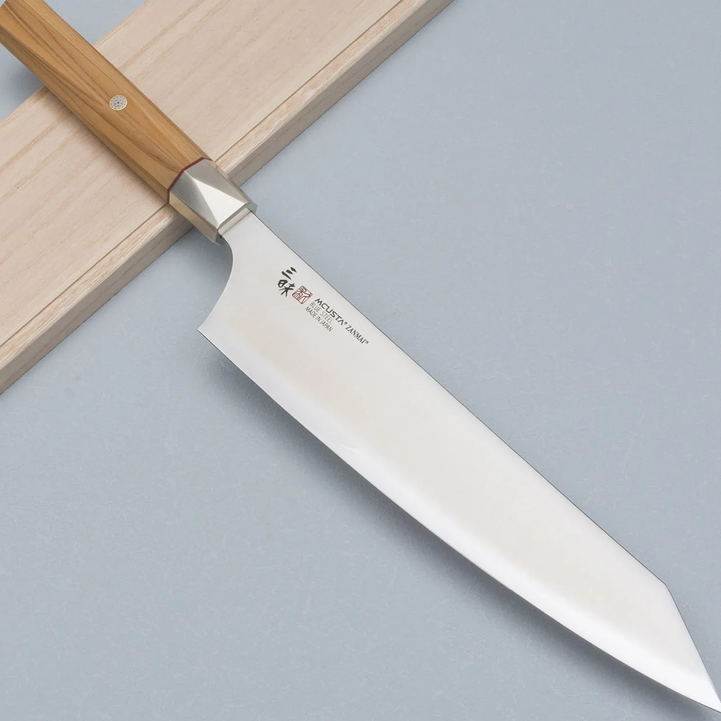 Mcusta Zanmai Beyond Gyuto 21 cm