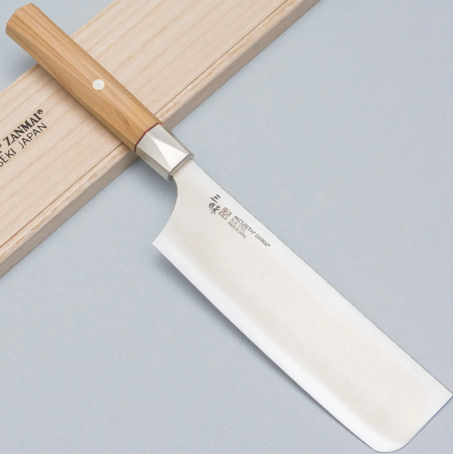 Mcusta Zanmai Beyond Nakiri 16.5 cm