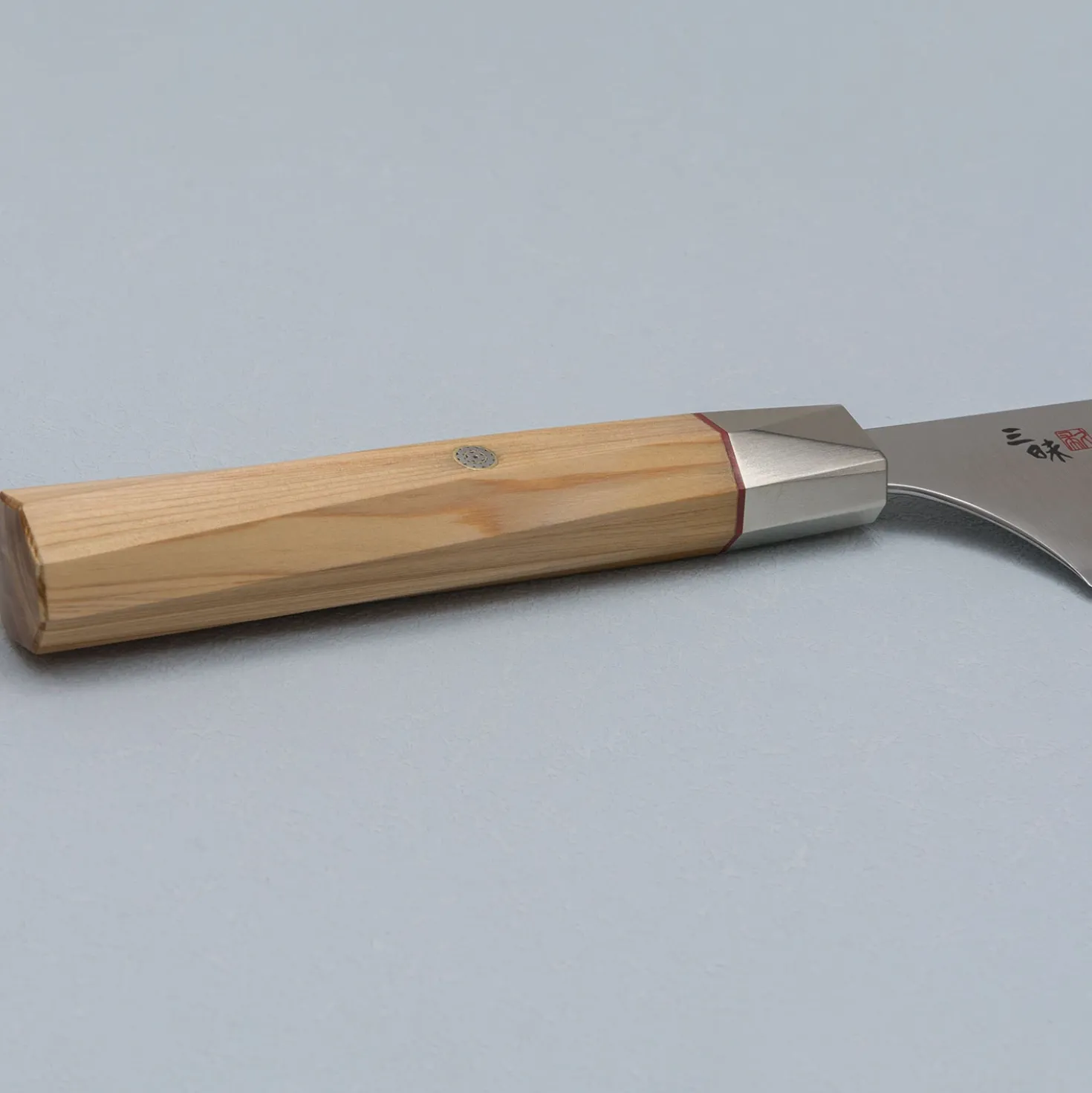 Mcusta Zanmai Beyond Santoku 18 cm