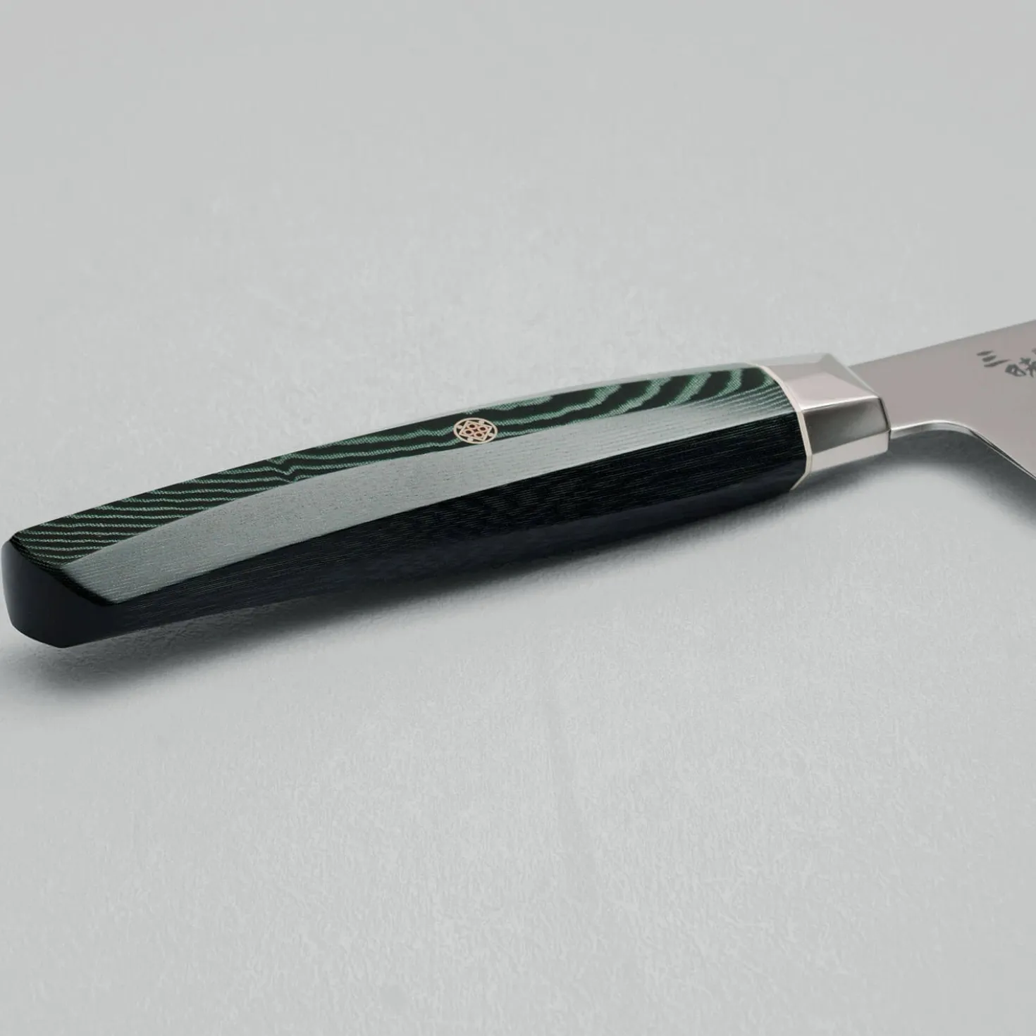 Mcusta Zanmai Revolution Green Santoku 15 cm
