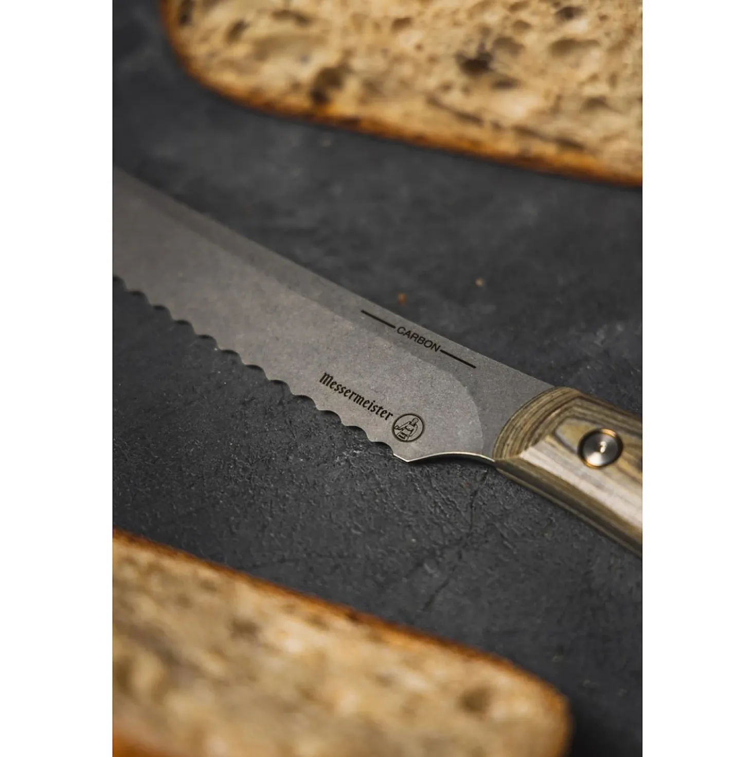 Messermeister Carbon Broodmes 23 cm