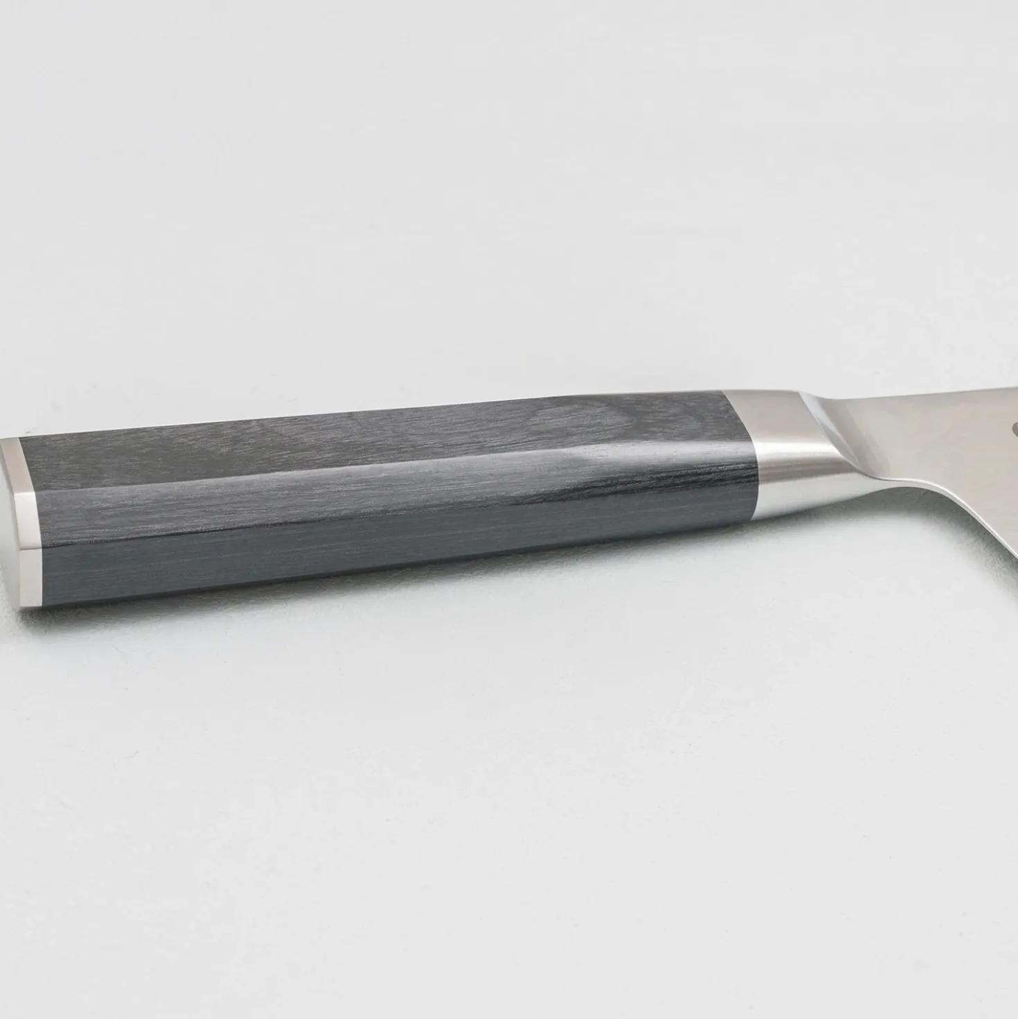 Sakai Takayuki Grand Chef Seigaiha Damascus Gyuto 24 cm