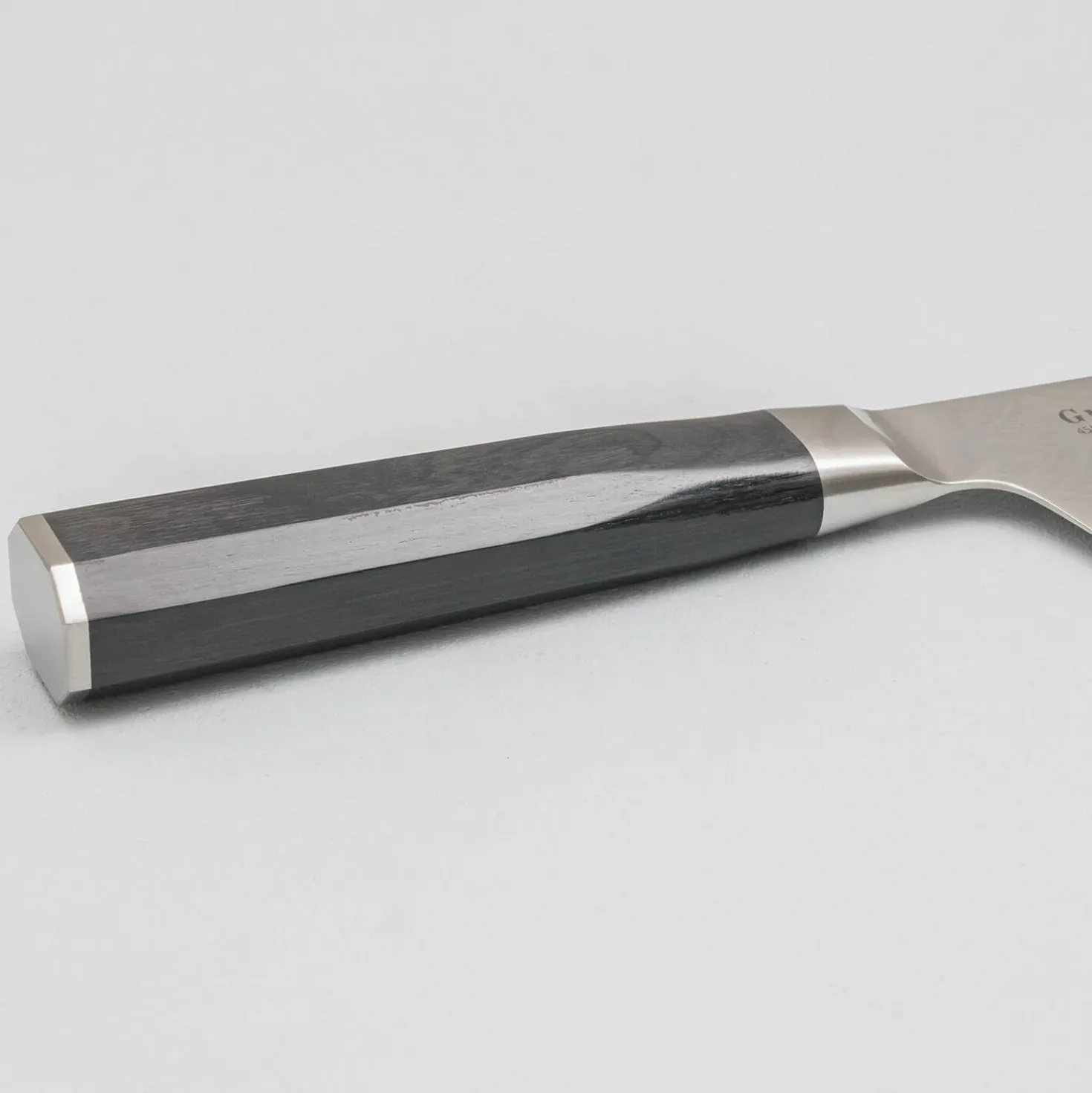 Sakai Takayuki Grand Chef Seigaiha Damascus Gyuto 21 cm
