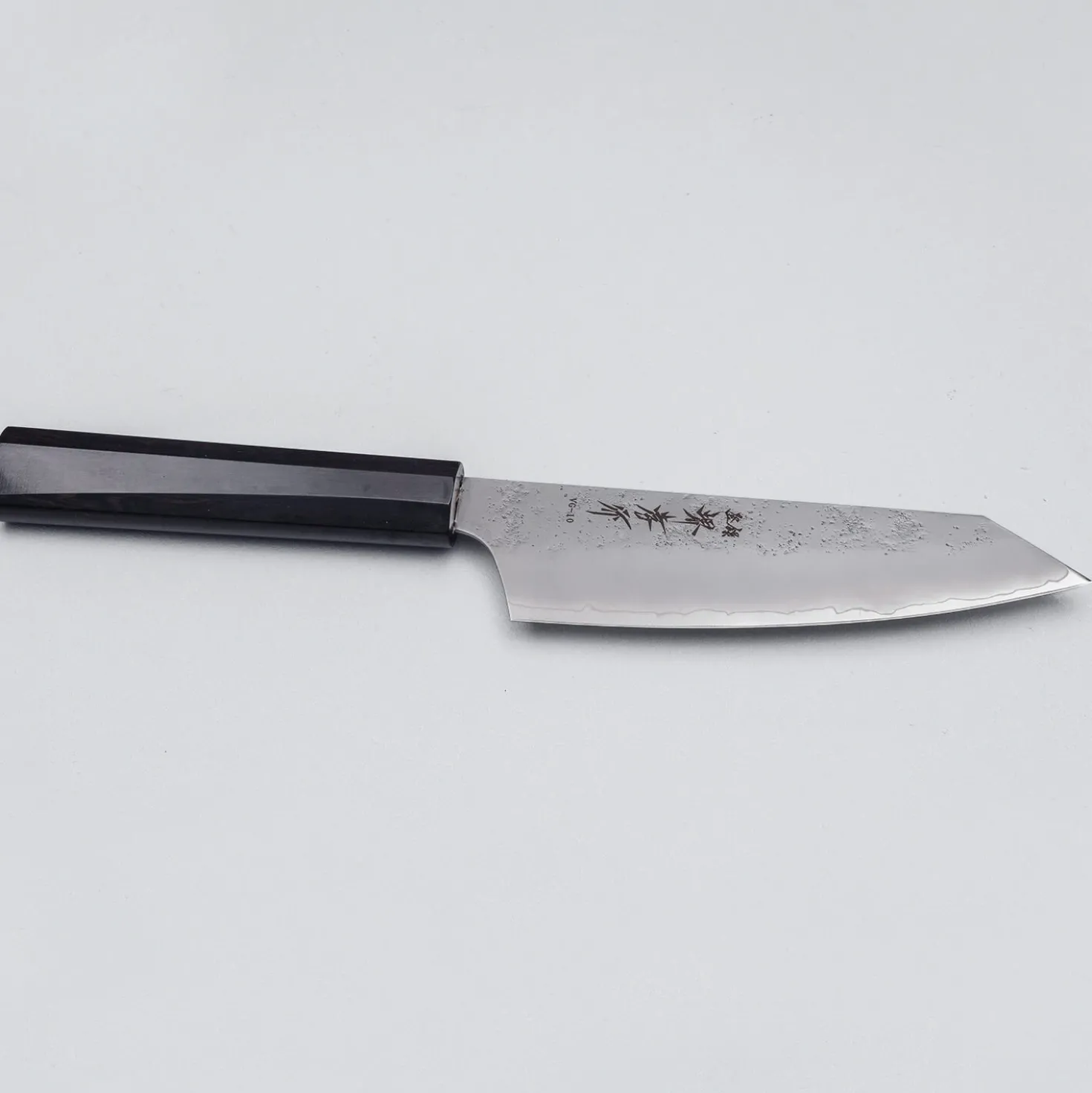 Sakai Takayuki VG10 Nashiji Ebony Kengata 16 cm