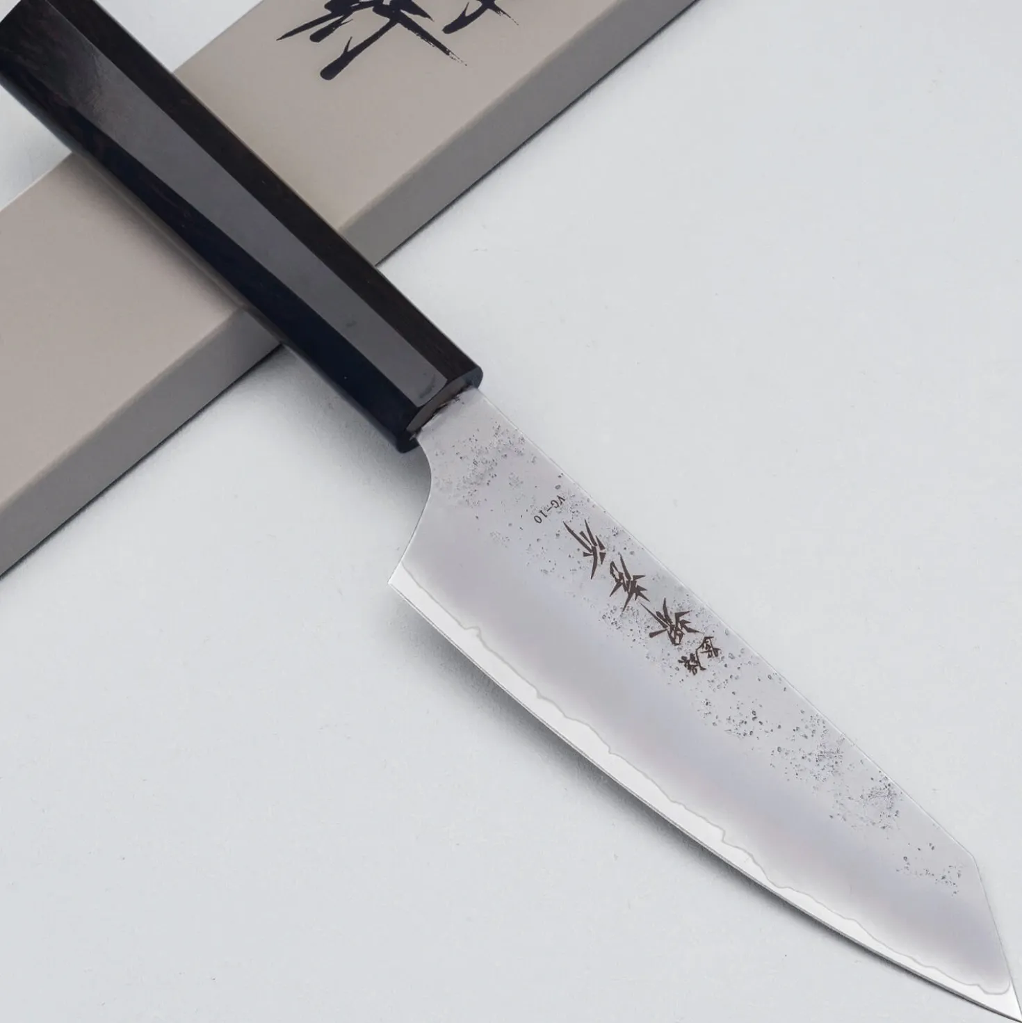 Sakai Takayuki VG10 Nashiji Ebony Kengata 16 cm