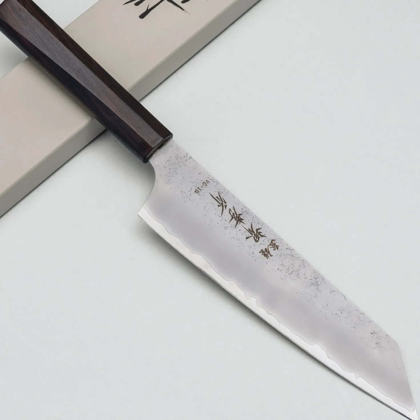 Sakai Takayuki VG10 Nashiji Ebony Kengata 19 cm
