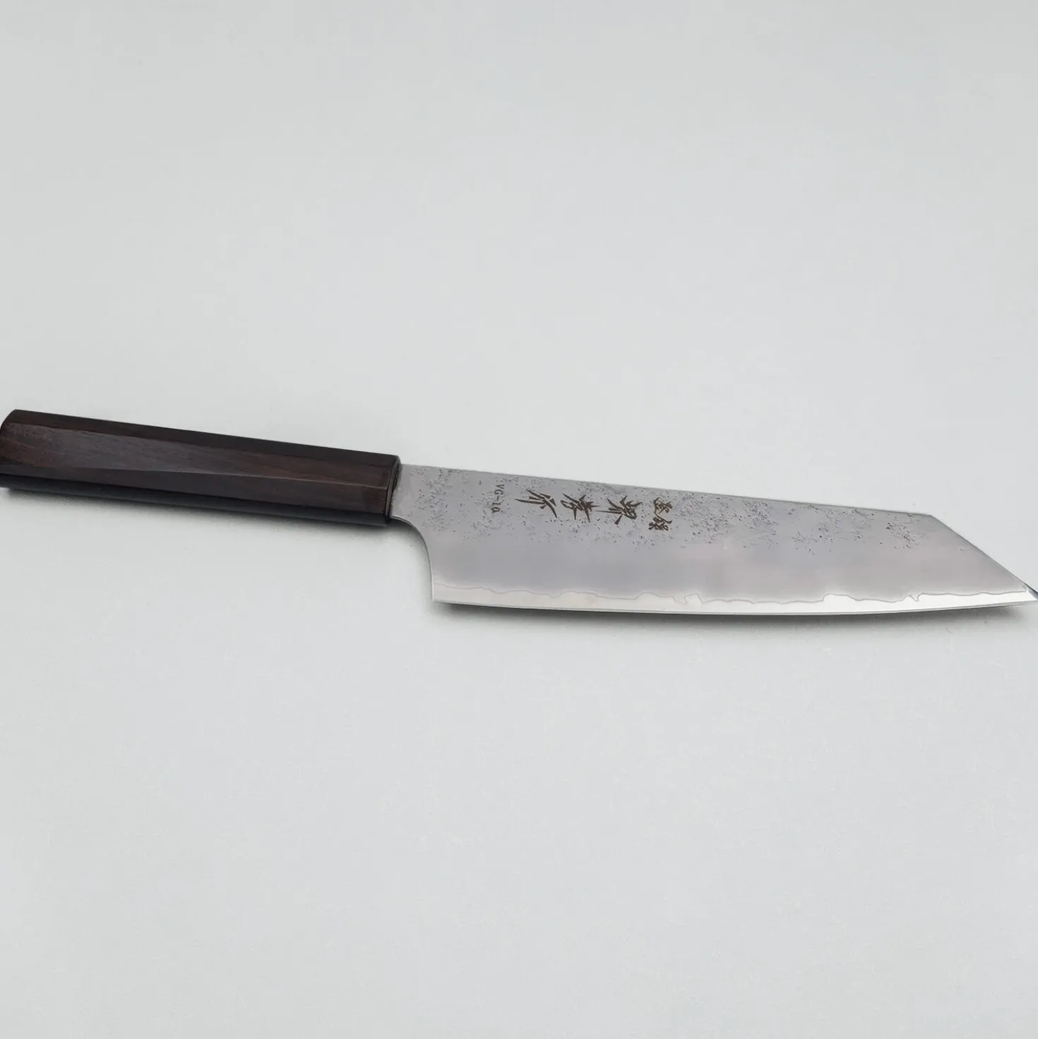 Sakai Takayuki VG10 Nashiji Ebony Kengata 19 cm