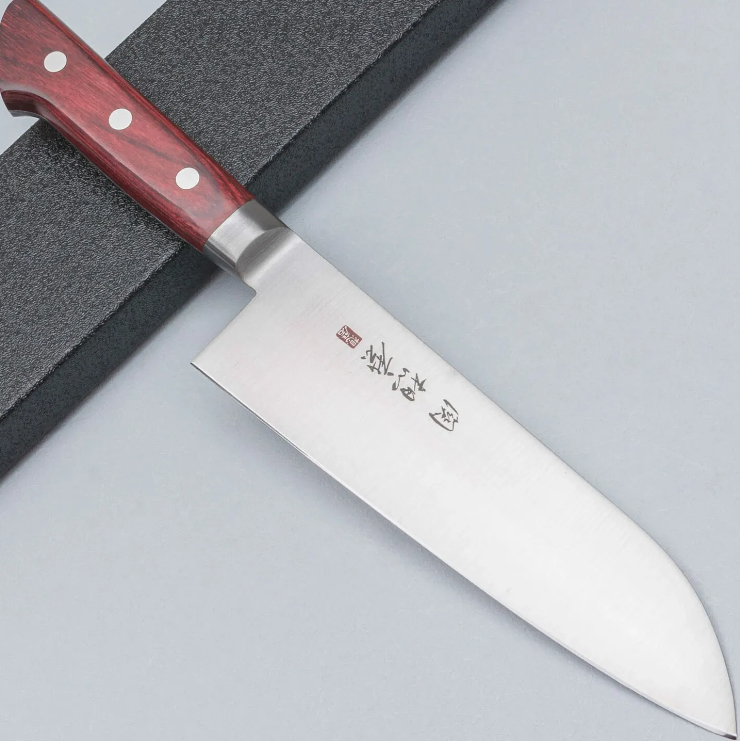 Seki Souma Red Santoku 18 cm