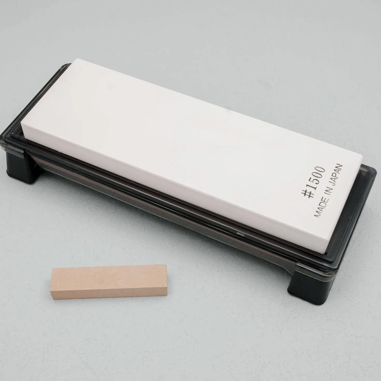 Suehiro 300/1500 Wetsteen + Houder / Bewaardoos