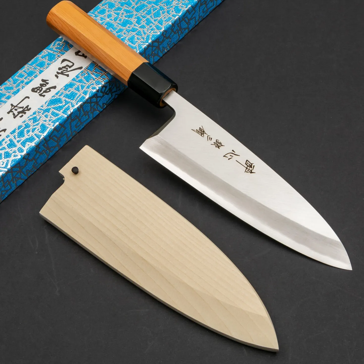 Suisin Ginsanko Deba 18 cm + Saya