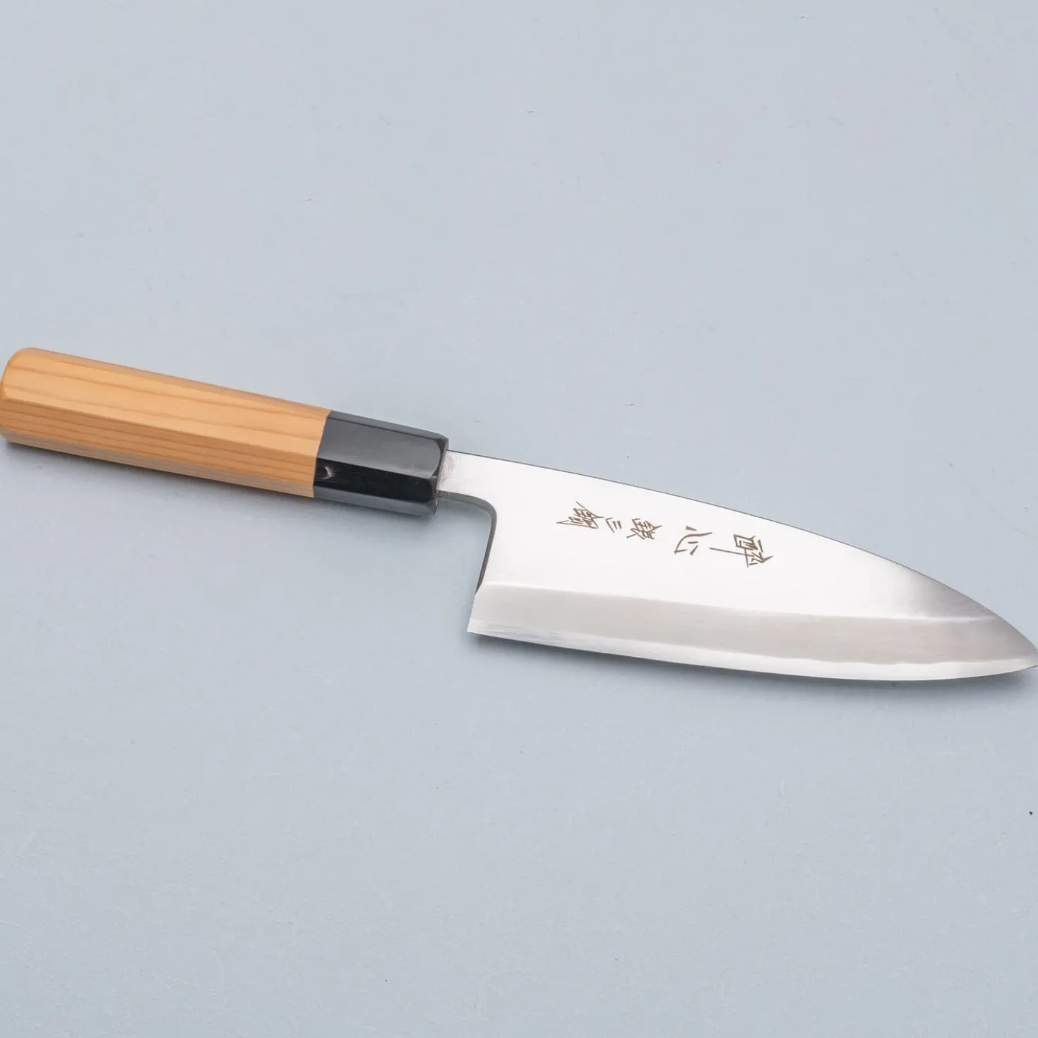 Suisin Ginsanko Deba 15 cm + Saya