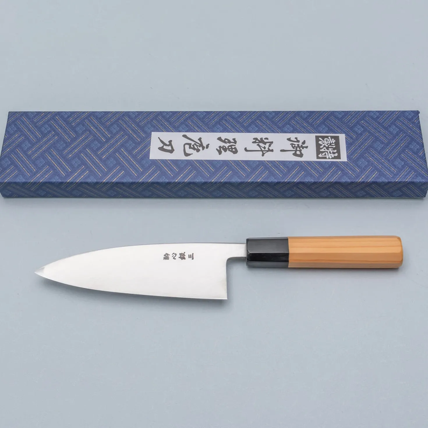 Suisin Ginsanko Deba 15 cm + Saya