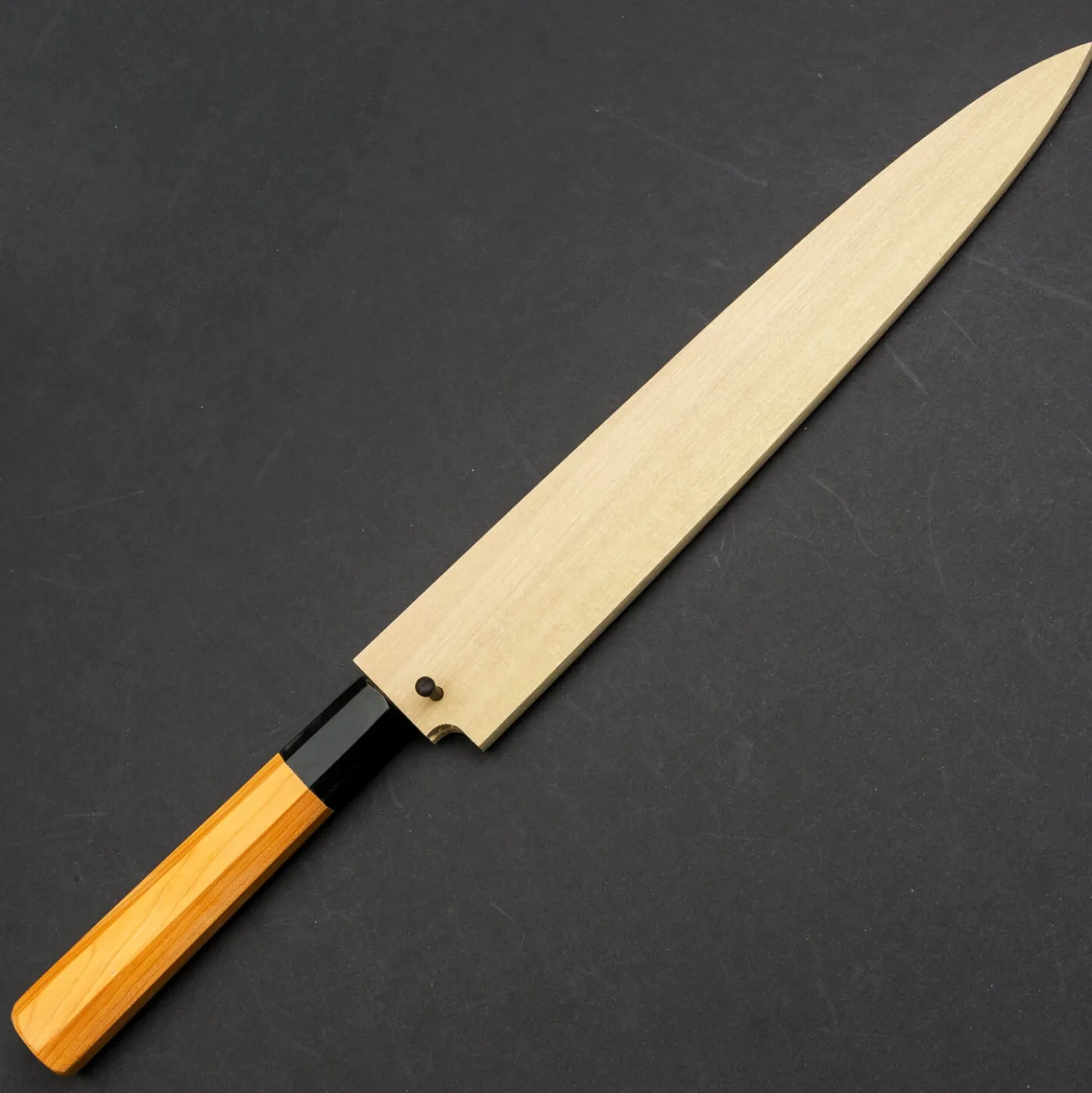 Suisin Ginsanko Yanagiba 24 cm + Saya