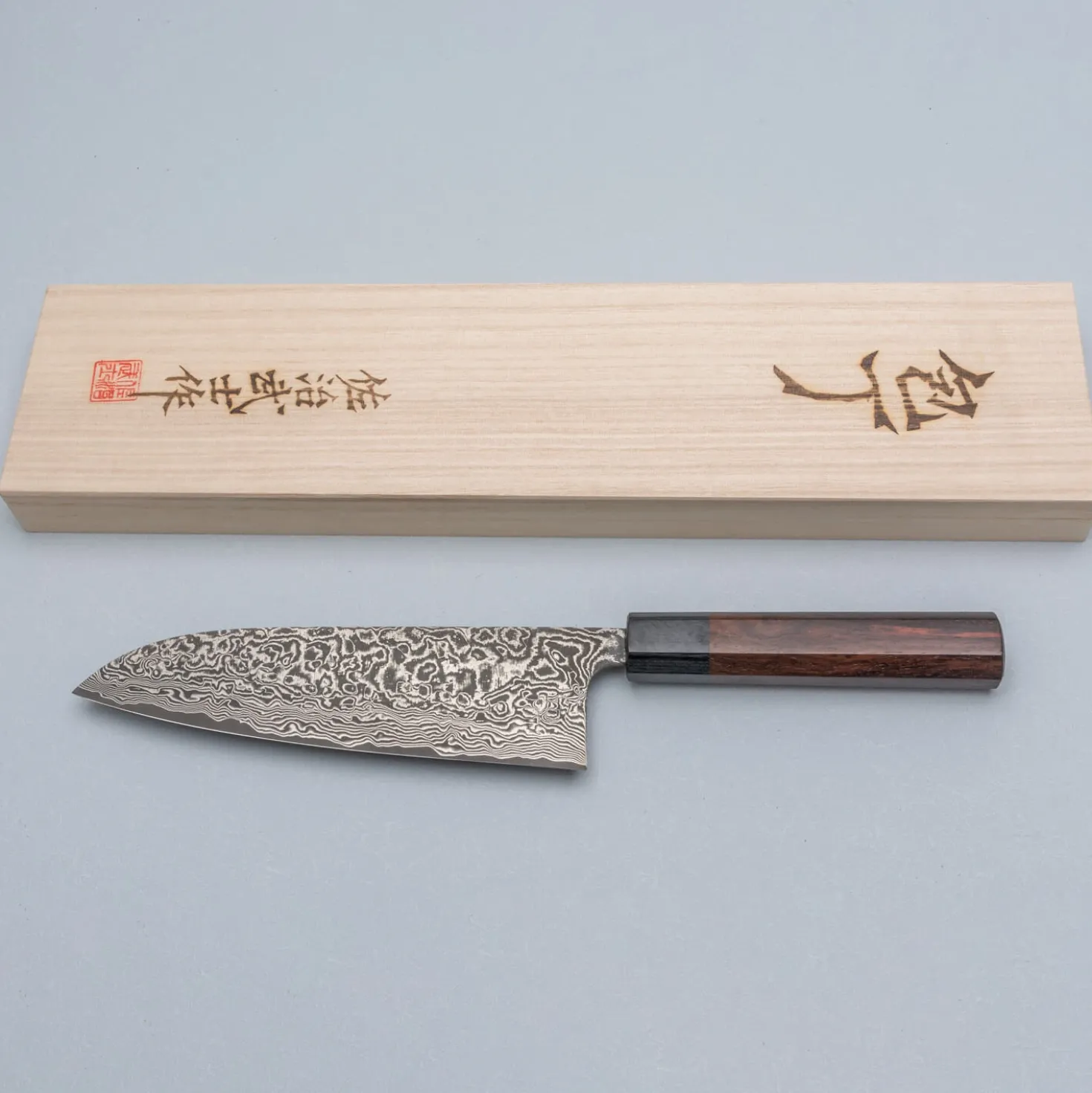 Takeshi Saji SG2 Nickel Damast Santoku 18 cm