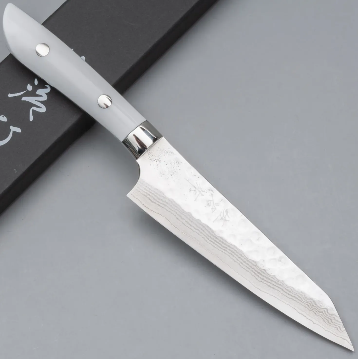 Takeshi Saji SRS13 Corian Petty 13 cm