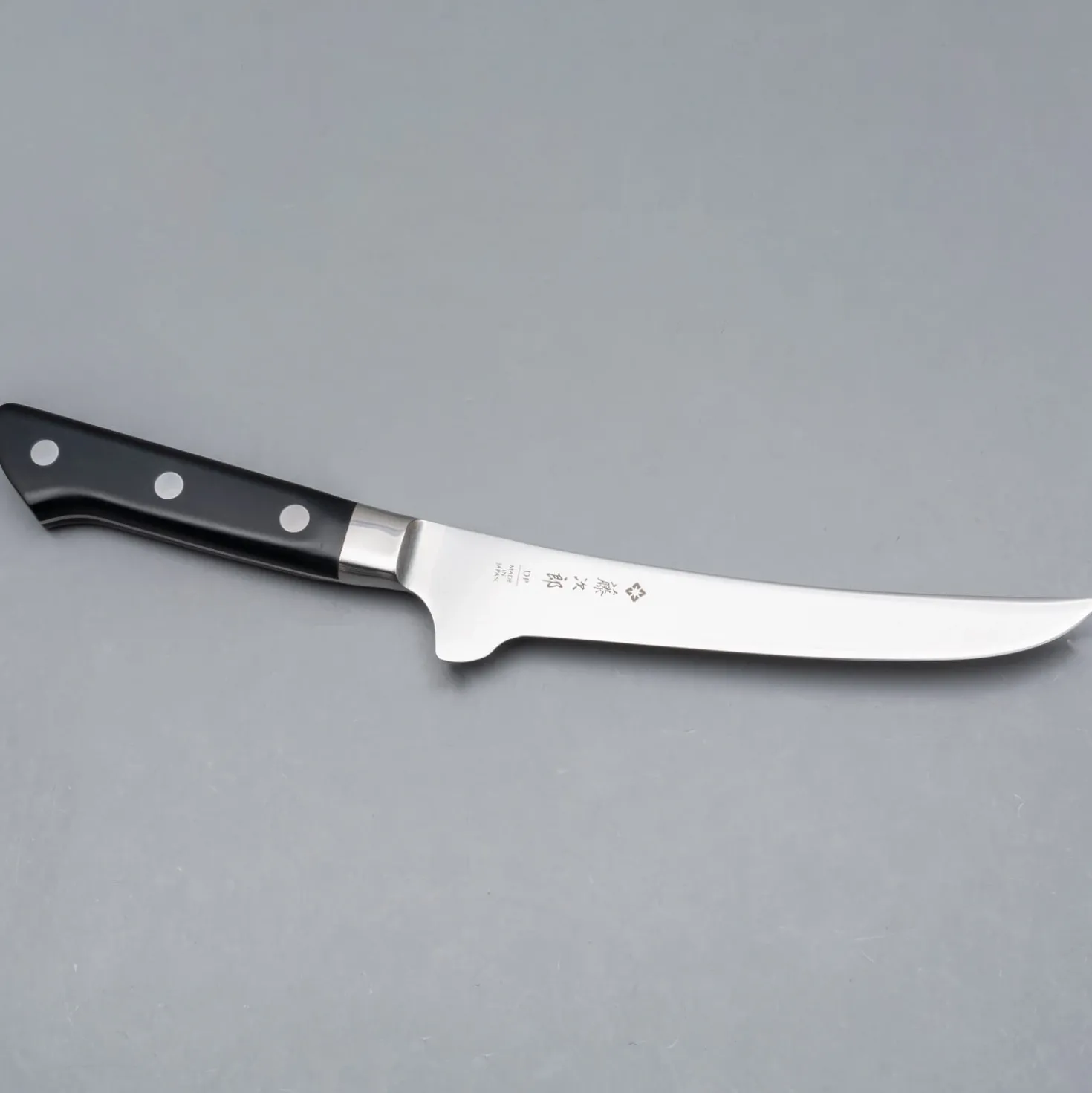 Tojiro DP3 Uitbeenmes 15 cm