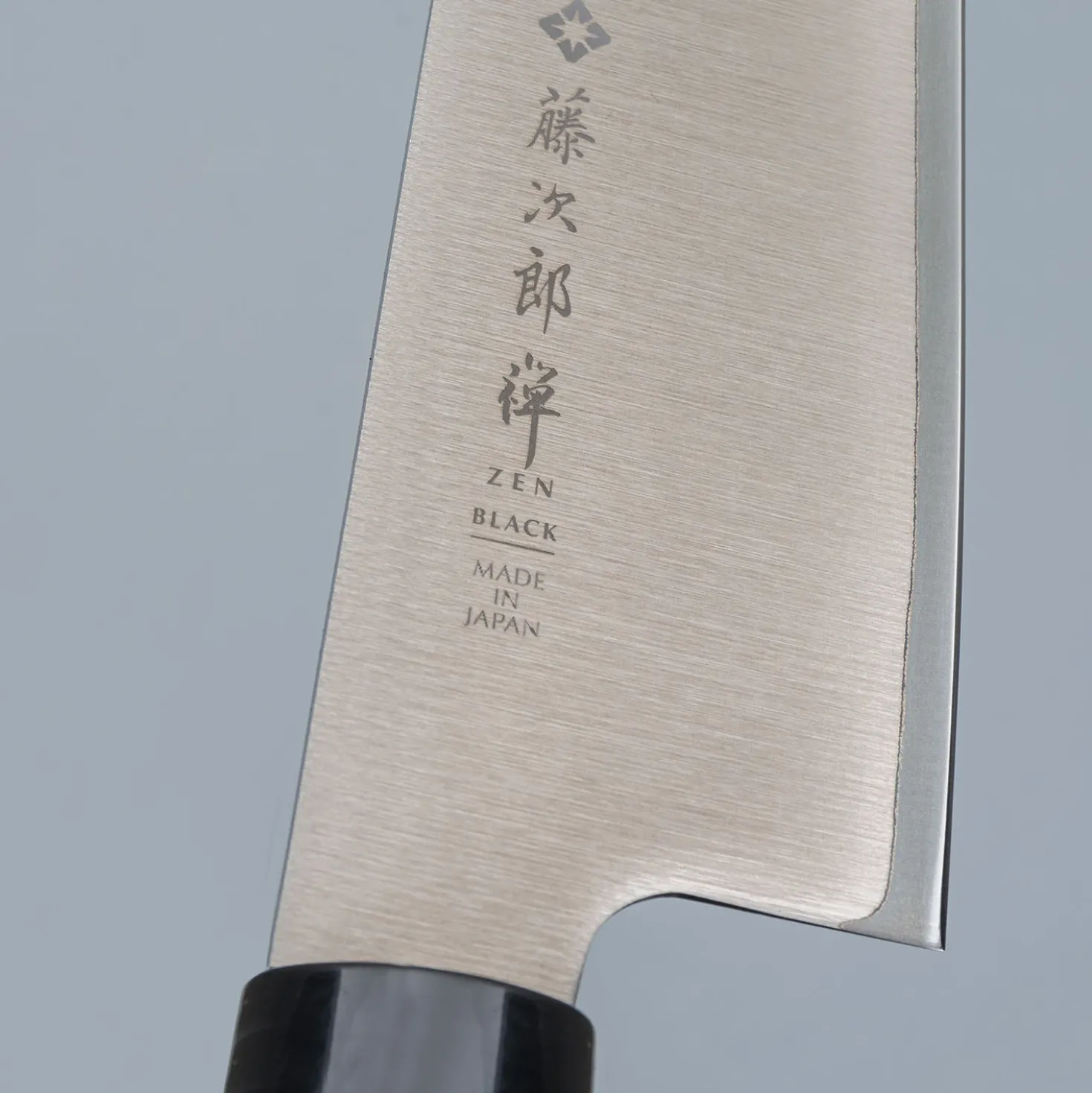 Tojiro Zen Black Santoku 17 cm