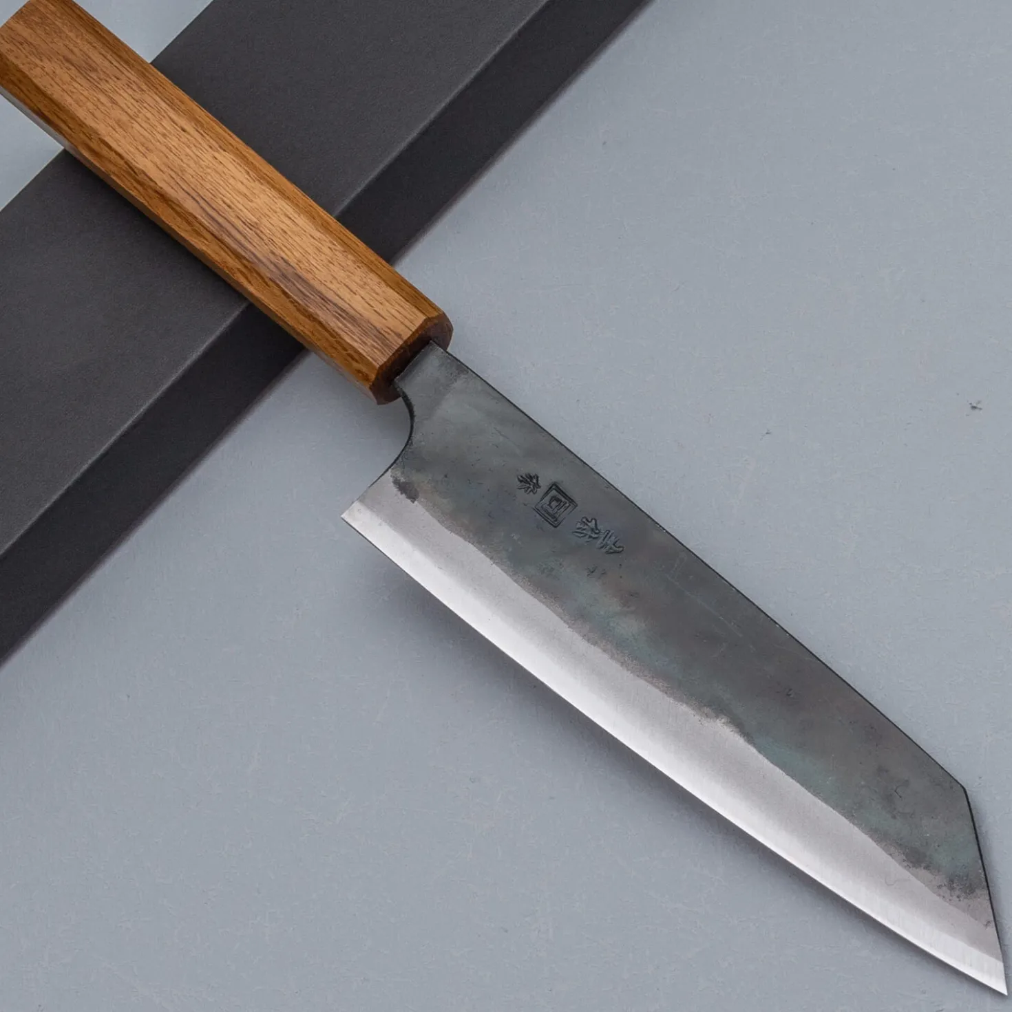 Tosa Tsukasa Shirogami Kurouchi Bunka 18 cm