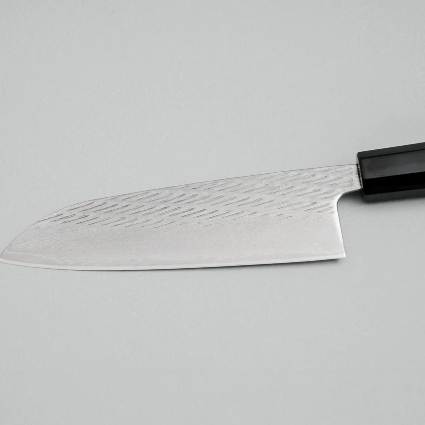 Tsunehisa Ginsan Nawame Damast Ebony Santoku 17 cm