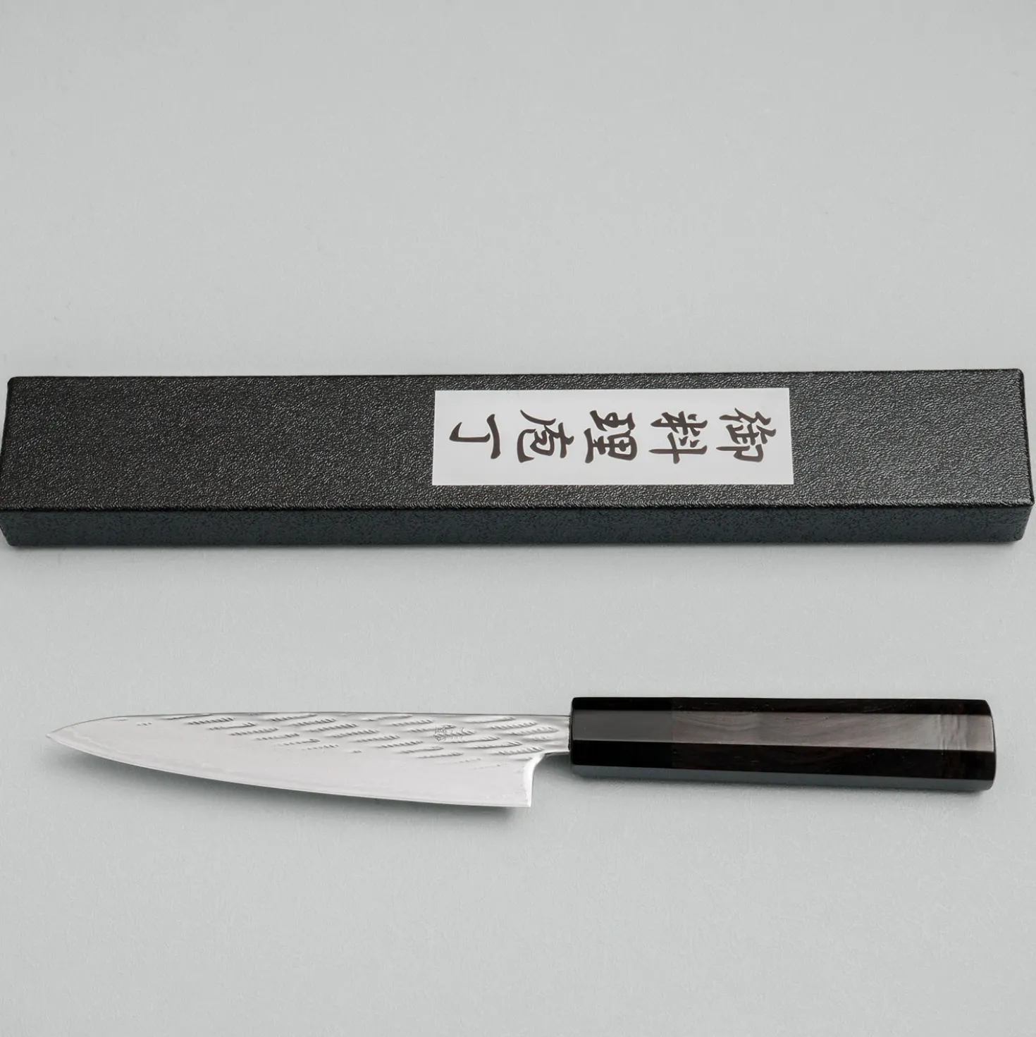 Tsunehisa Ginsan Nawame Damast Ebony Petty 13.5 cm