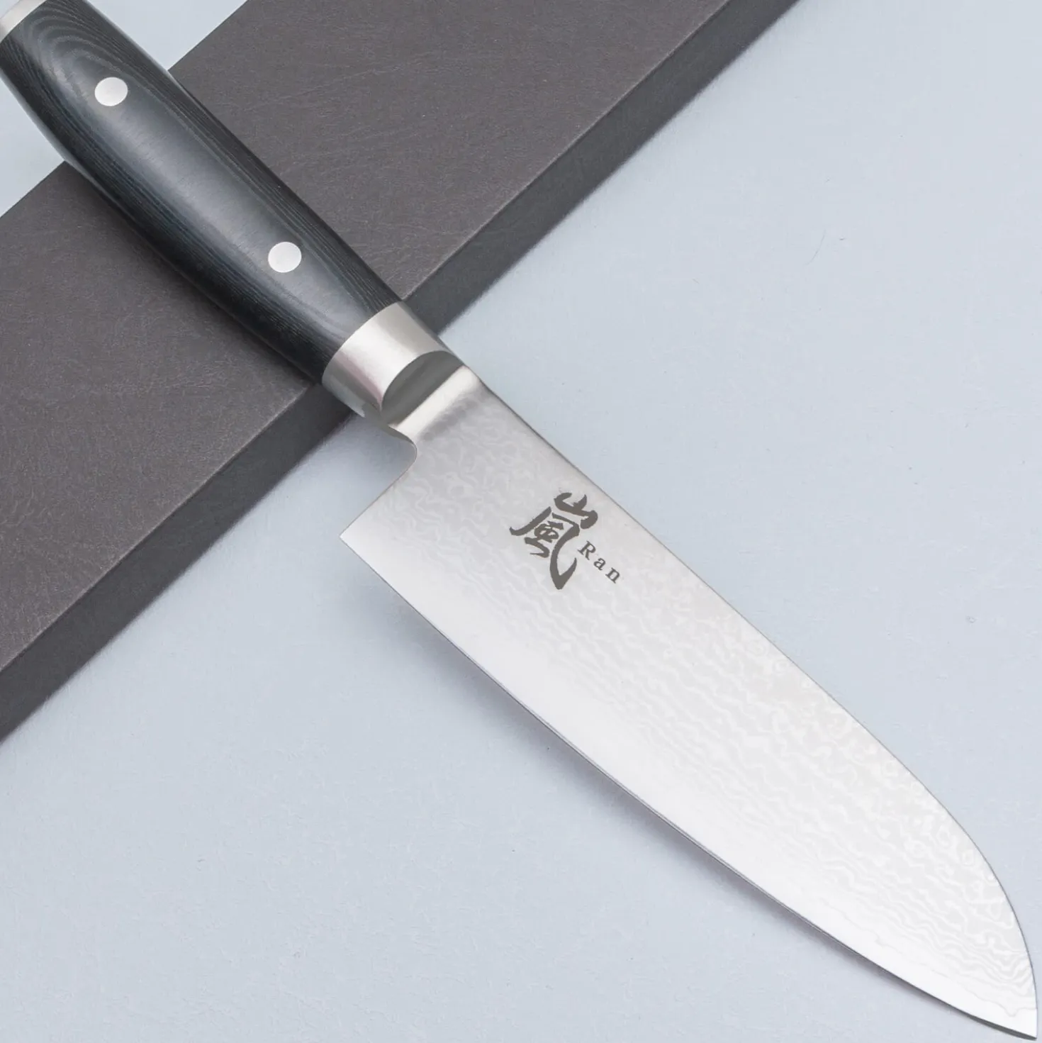 Yaxell Ran 69 Santoku 12.5 cm