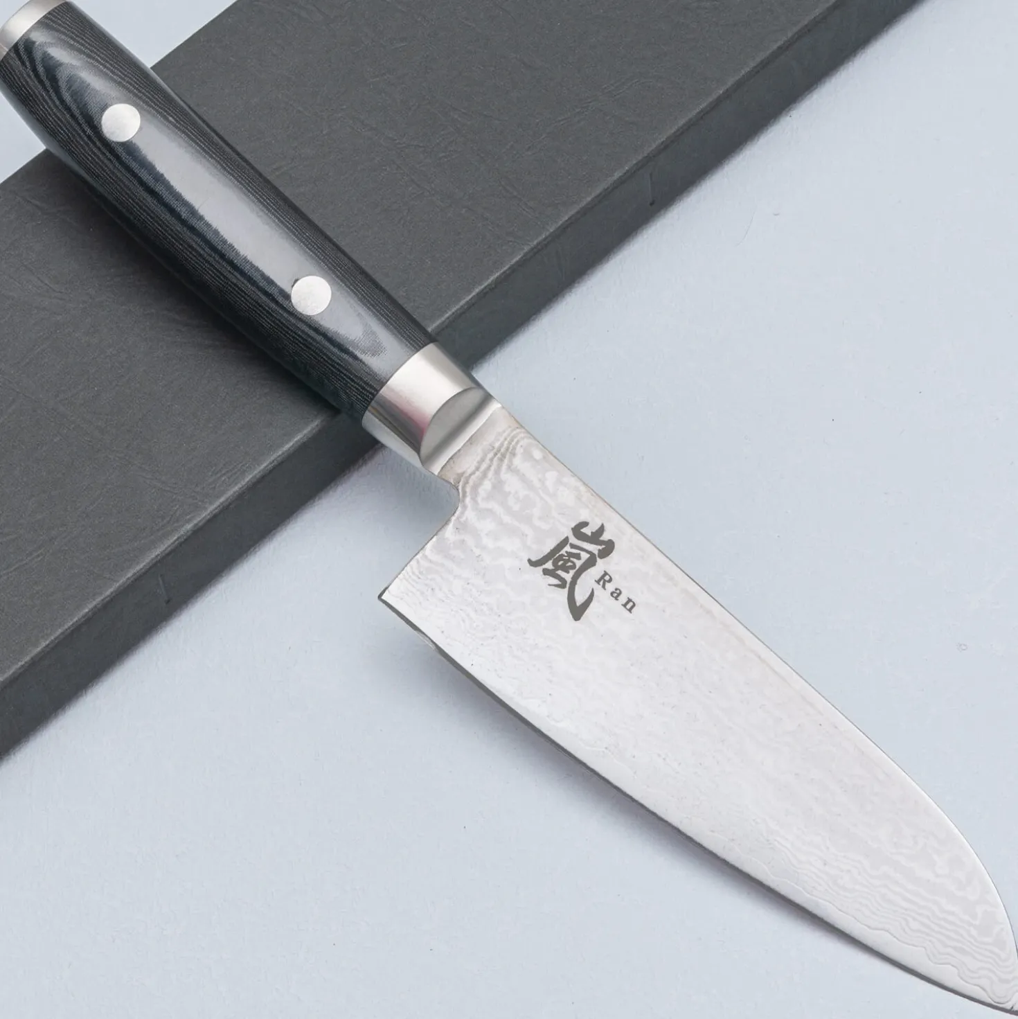 Yaxell Ran 69 Santoku 12.5 cm
