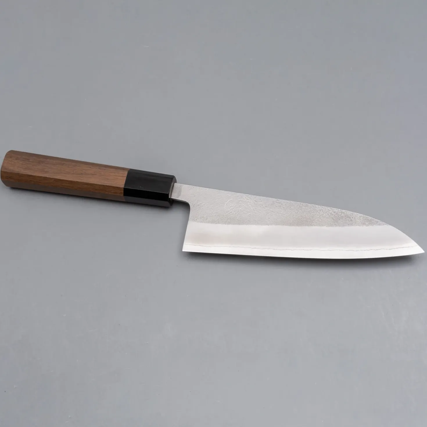 Yoshikane Shirogami #2 Nashiji Santoku