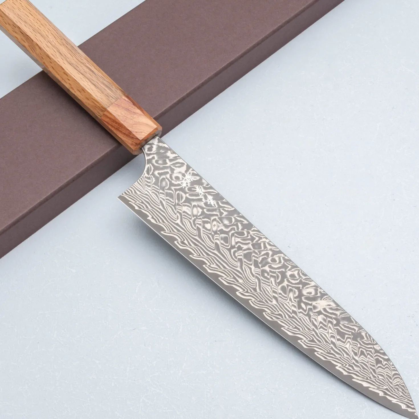 Yoshimi Kato SG2 Damast Oak Gyuto 21 cm