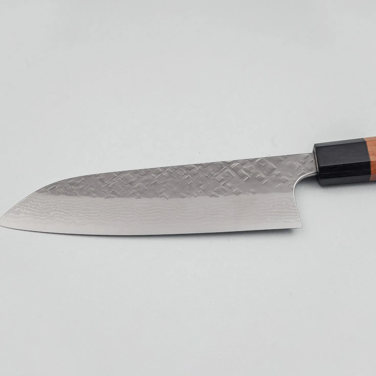 Yoshimi Kato VG10 Tsuchime Damast Rosewood Santoku 17 cm