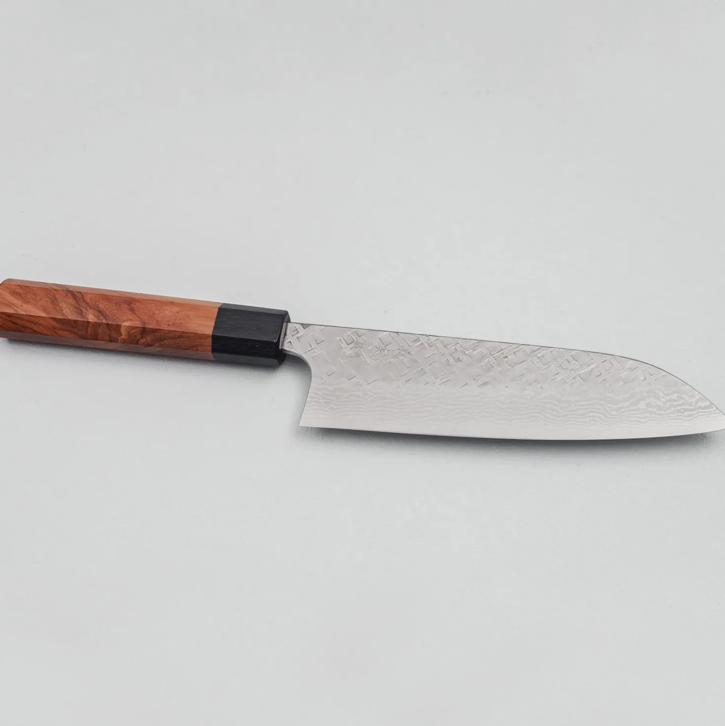 Yoshimi Kato VG10 Tsuchime Damast Rosewood Santoku 17 cm