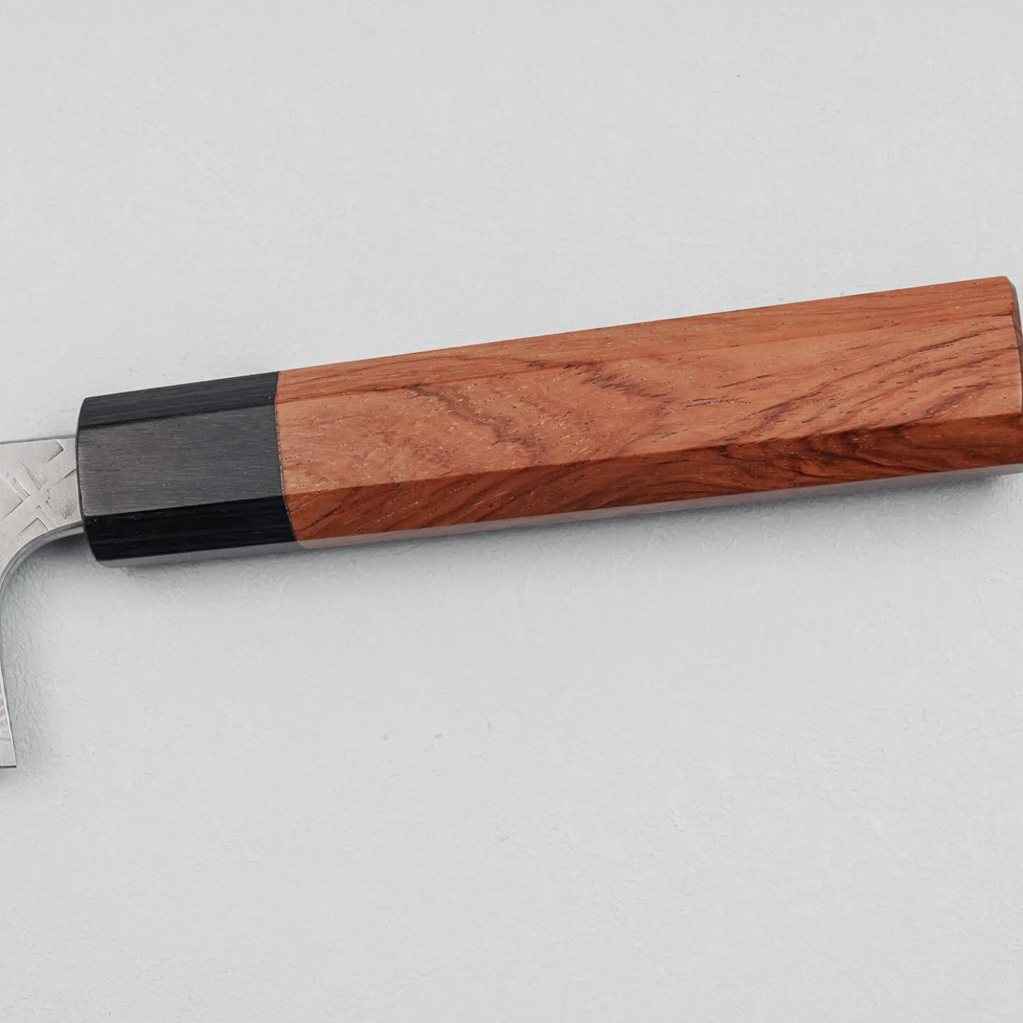 Yoshimi Kato VG10 Tsuchime Damast Rosewood Santoku 17 cm