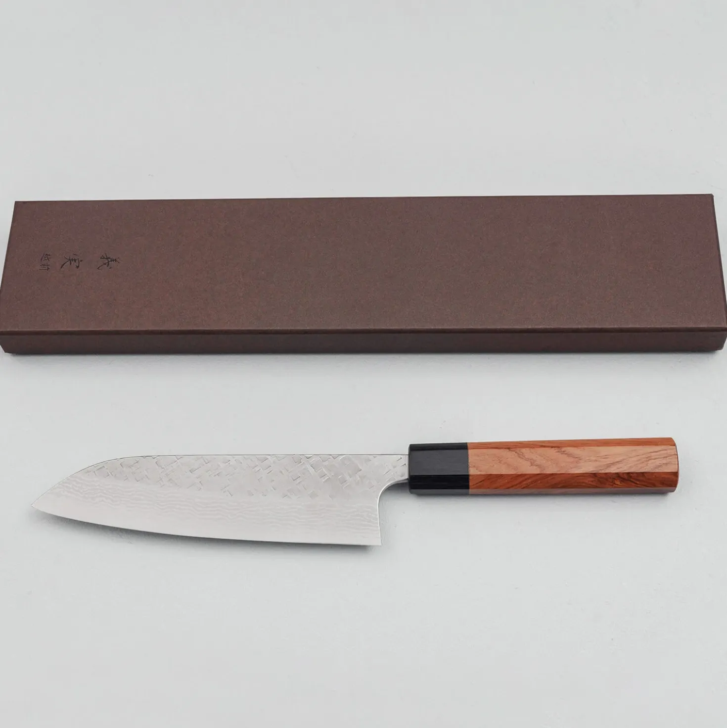Yoshimi Kato VG10 Tsuchime Damast Rosewood Santoku 17 cm