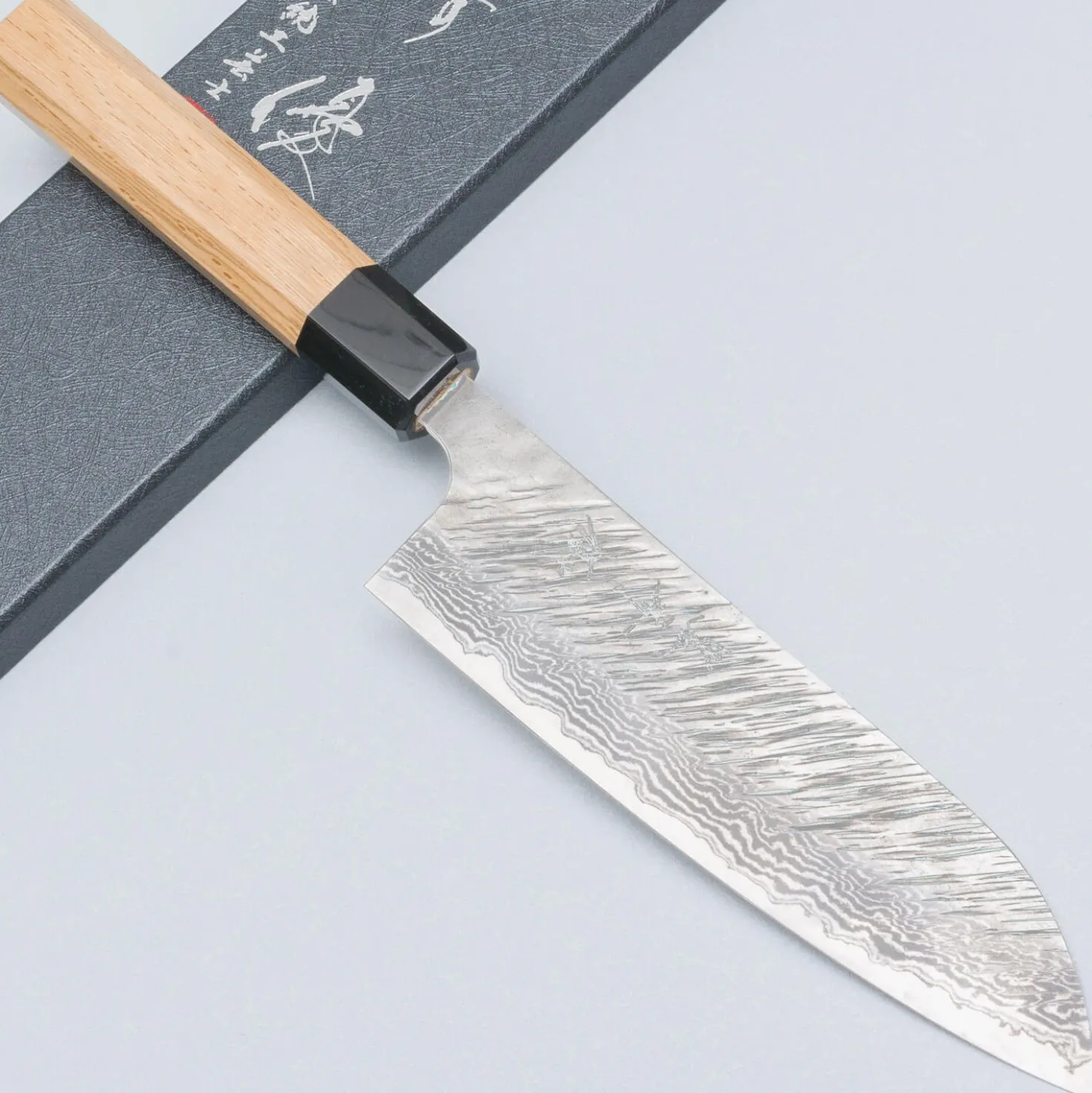 Yu Kurosaki Fujin VG10 Oak Santoku