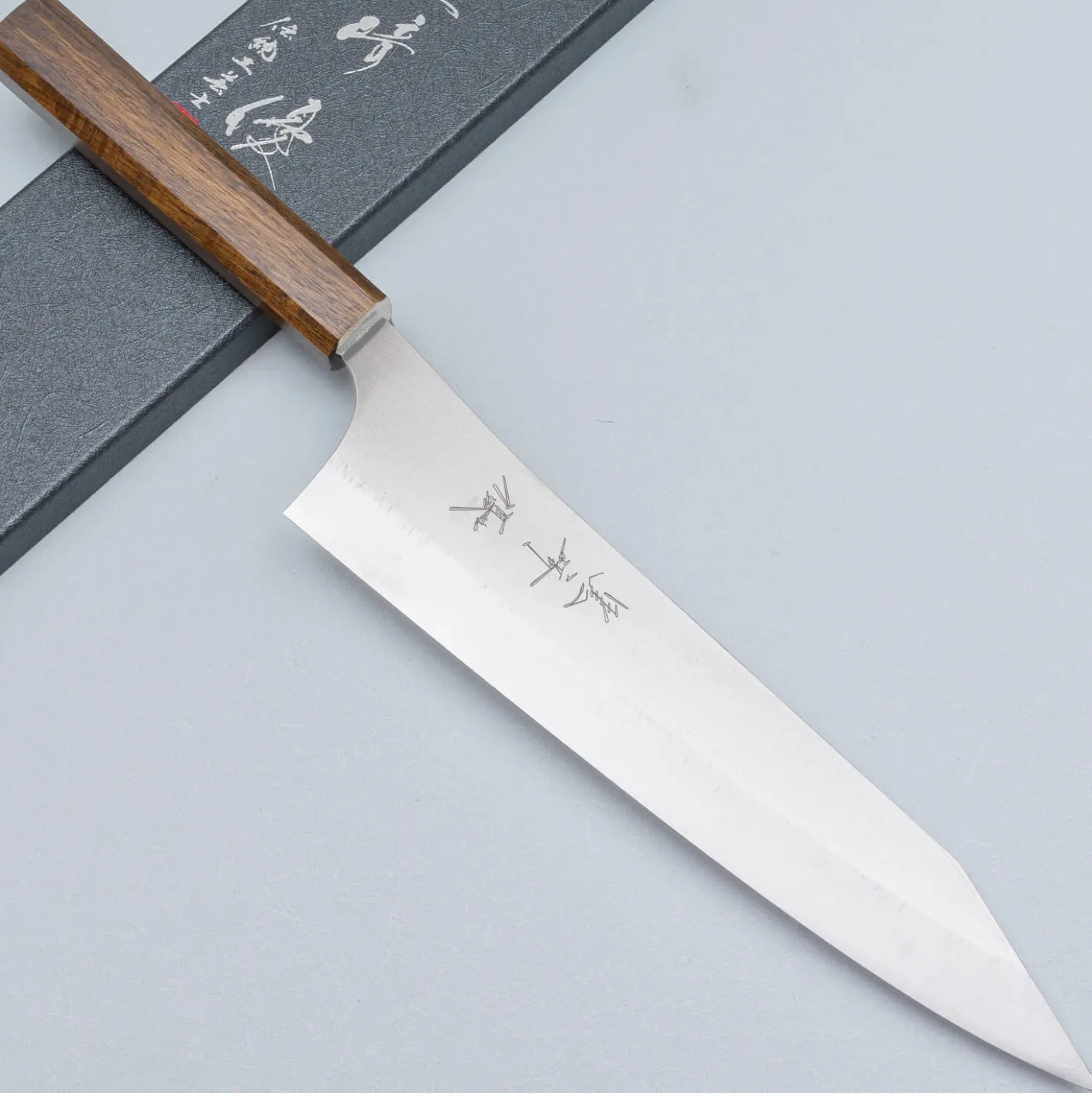 Yu Kurosaki Gekko XEOS Oak Gyuto 27 cm