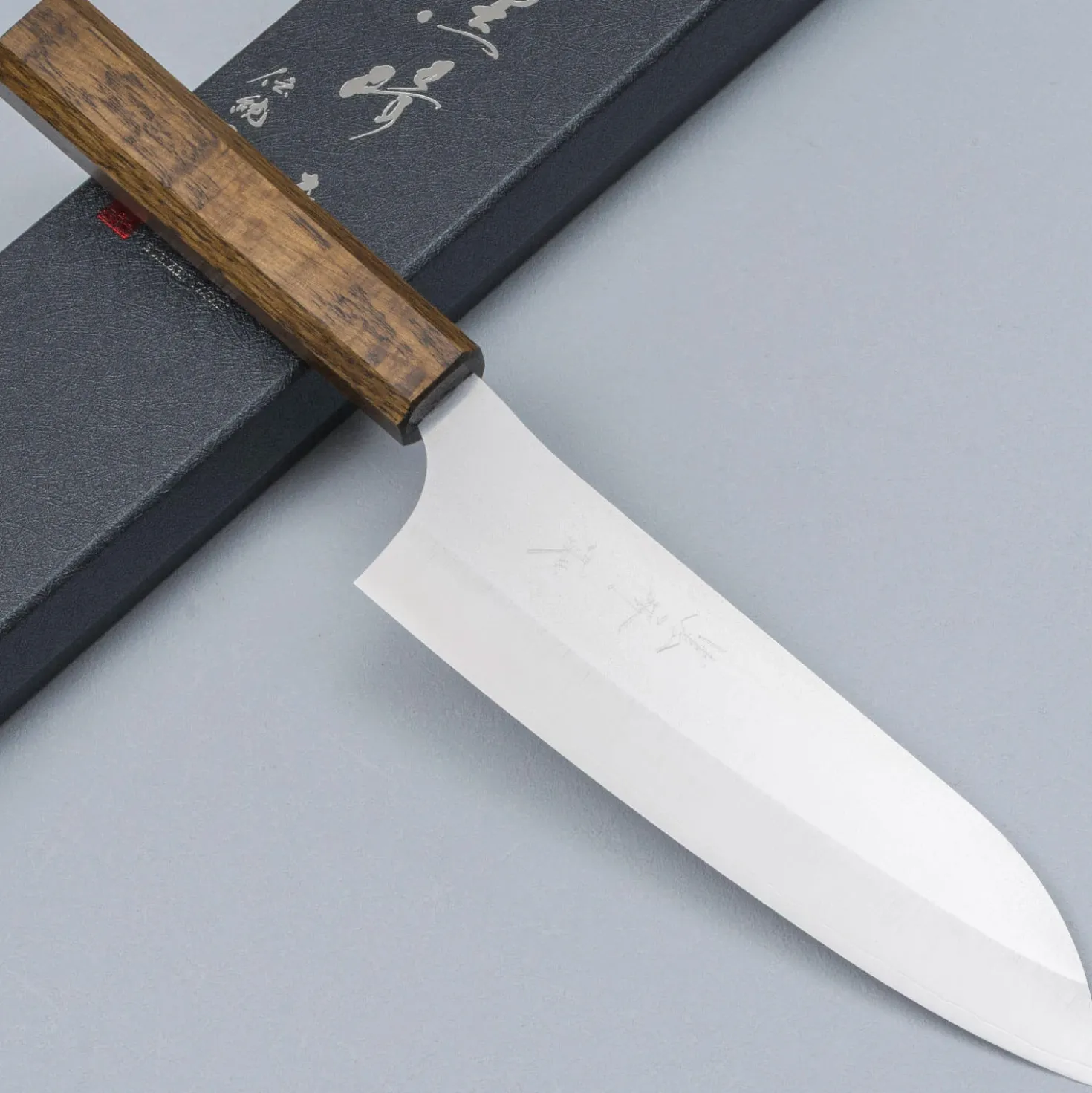 Yu Kurosaki Gekko XEOS Oak Santoku 17 cm