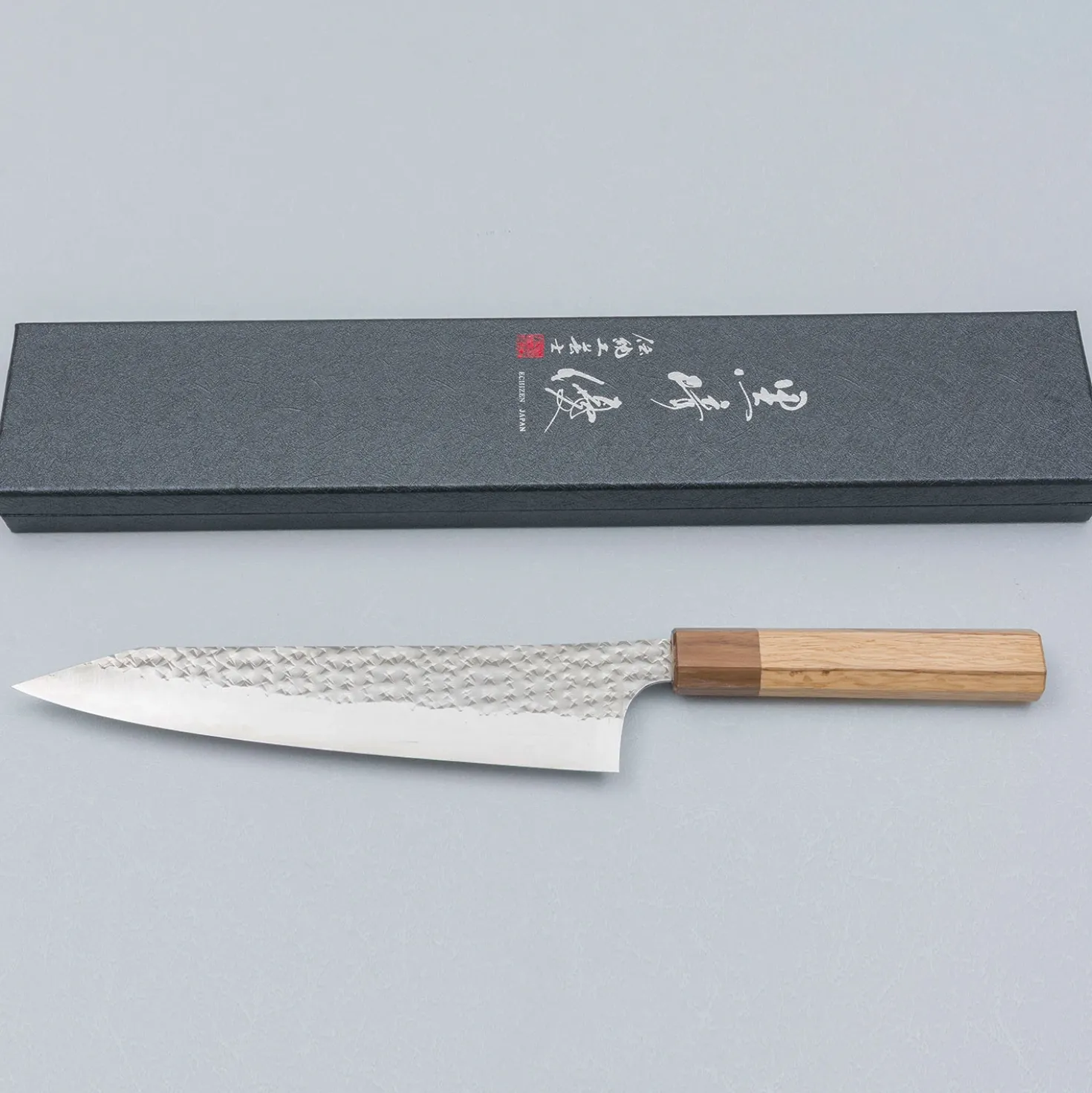 Yu Kurosaki Senko Ei Oak Walnut Gyuto 21 cm